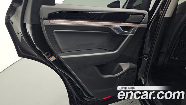 Volkswagen Touareg 2020 — photo 15