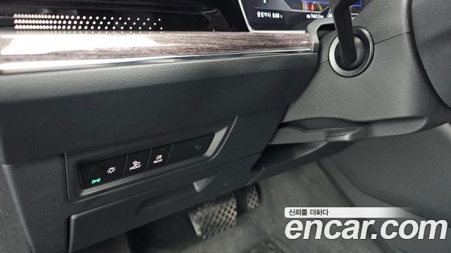 Volkswagen Touareg 2020 — photo 27