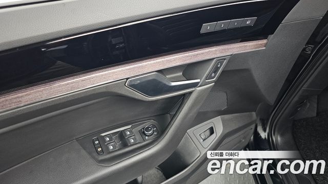 Volkswagen Touareg 2020 — photo 30