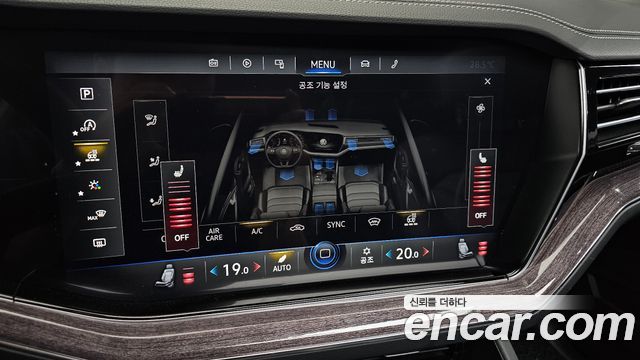 Volkswagen Touareg 2020 — photo 34