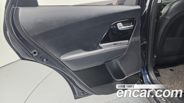 Kia Niro 2018 — photo 15