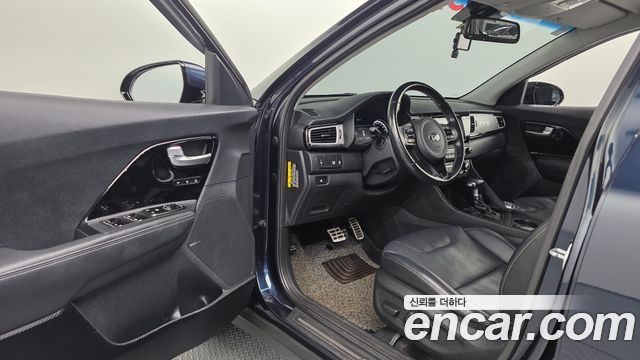 Kia Niro 2018 — photo 16