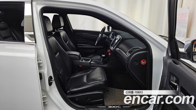 Chrysler 300C 2013 — photo 11