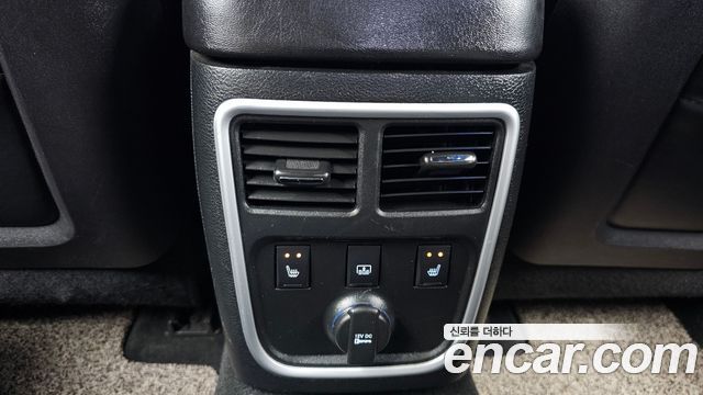 Chrysler 300C 2013 — photo 18
