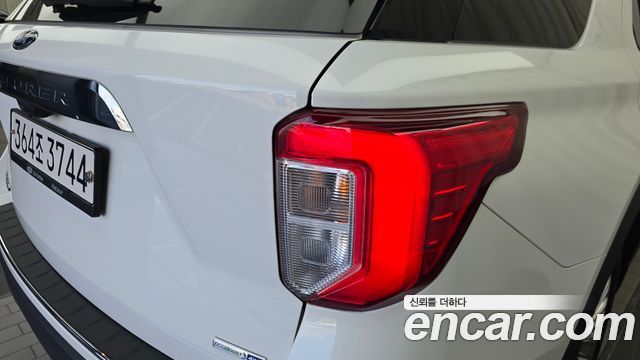 Ford Explorer 2020 — photo 9