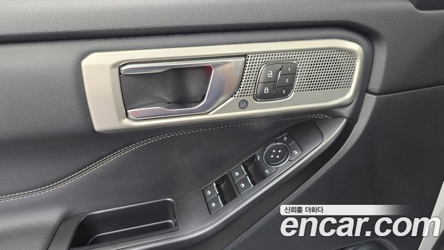 Ford Explorer 2020 — photo 28
