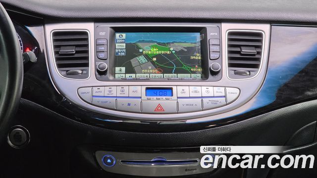 Hyundai Genesis 2013 — photo 16