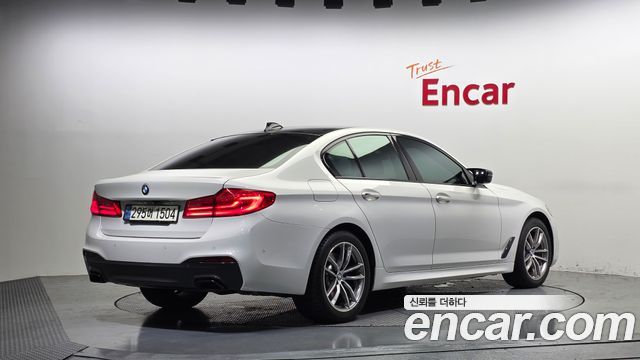 BMW 5-Series 2017 — photo 2