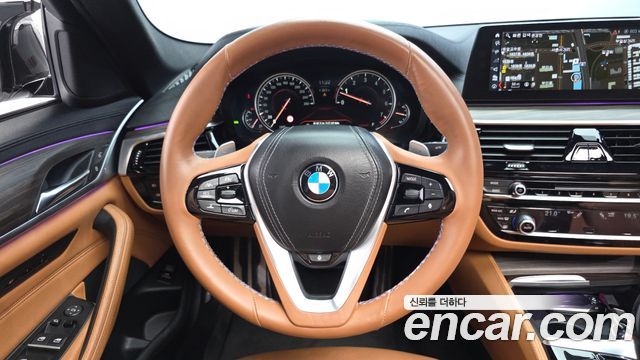 BMW 5-Series 2017 — photo 13