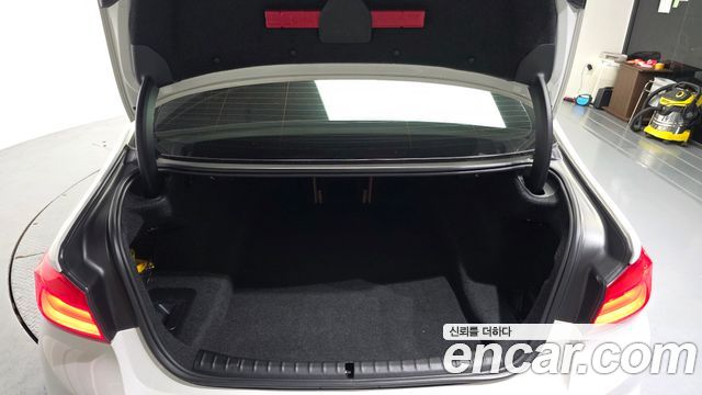 BMW 5-Series 2017 — photo 20