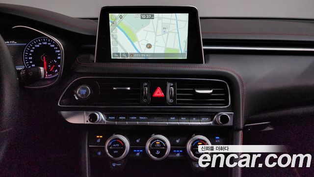 Genesis G70 2019 — photo 19