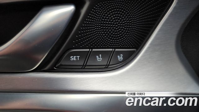 Genesis G70 2019 — photo 31