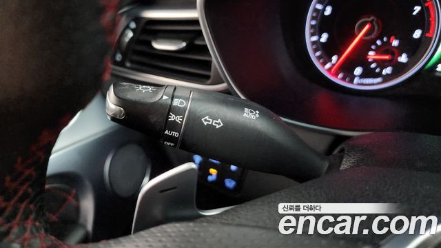 Genesis G70 2019 — photo 32