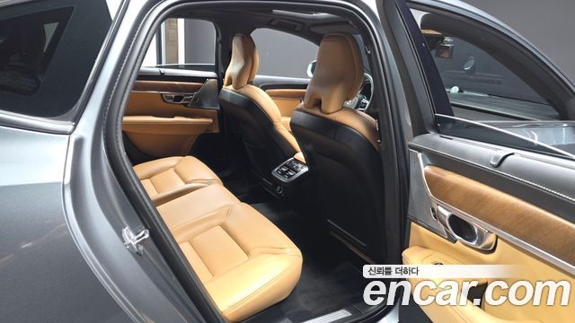 Volvo S90 2019 — photo 18