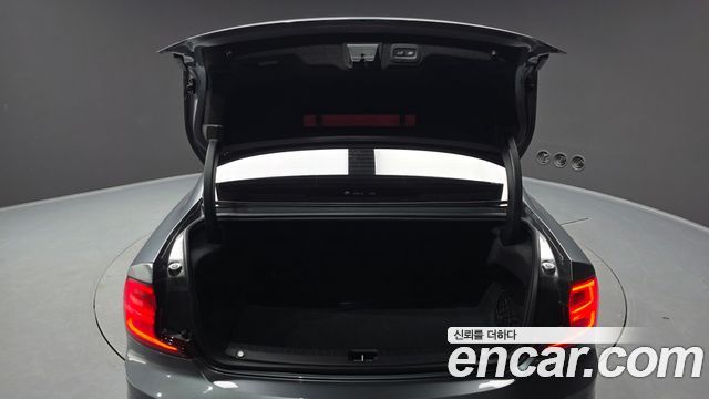 Volvo S90 2019 — photo 26