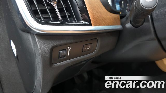 Volvo S90 2019 — photo 31