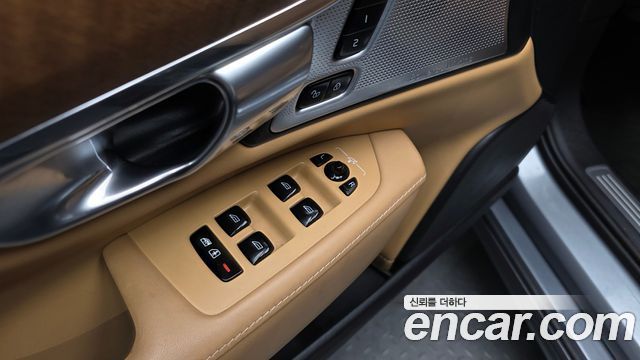 Volvo S90 2019 — photo 32