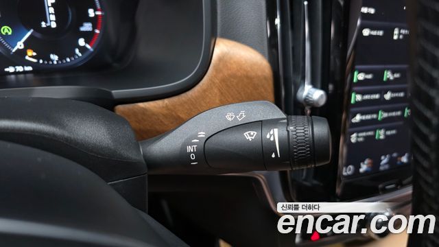 Volvo S90 2019 — photo 36