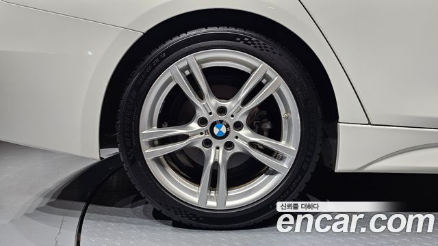 BMW 3-Series 2018 — photo 5