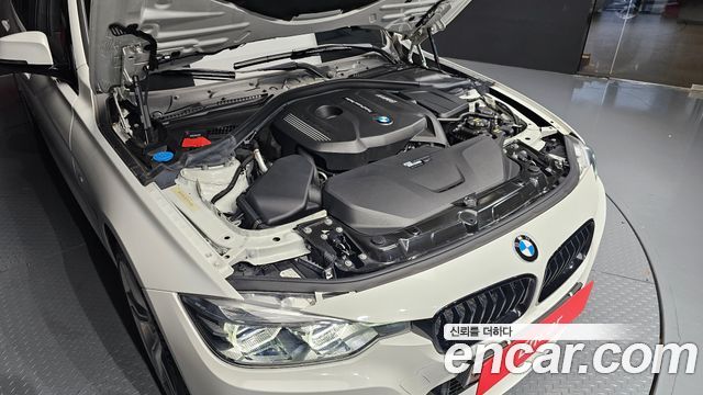 BMW 3-Series 2018 — photo 6
