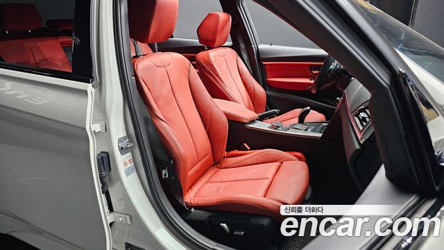 BMW 3-Series 2018 — photo 18
