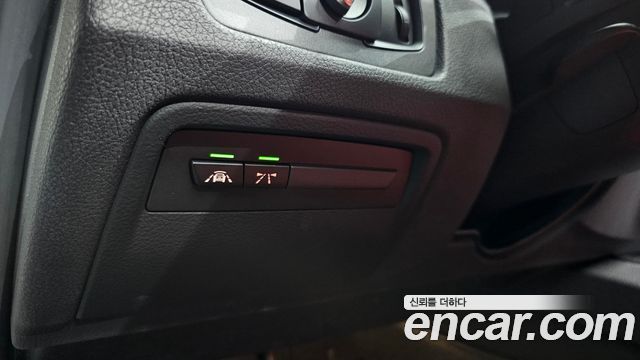 BMW 3-Series 2018 — photo 23