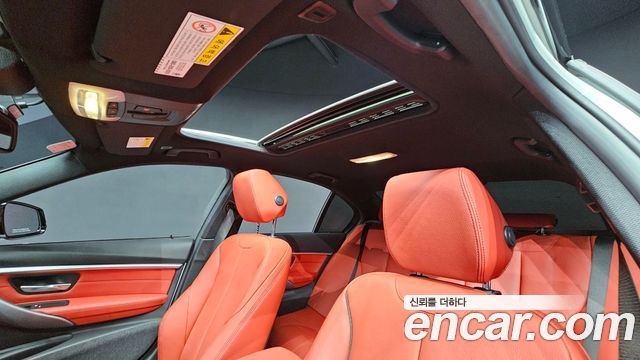 BMW 3-Series 2018 — photo 25
