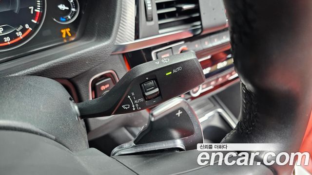 BMW 3-Series 2018 — photo 32