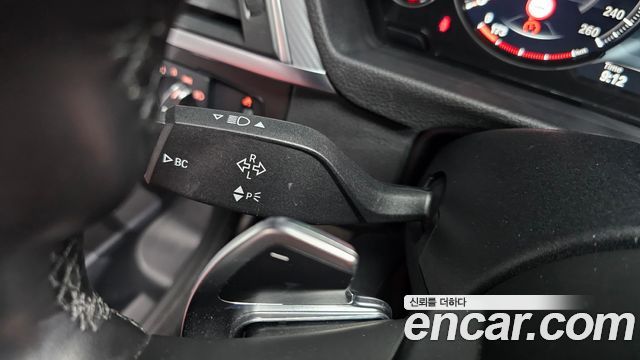 BMW 3-Series 2018 — photo 33