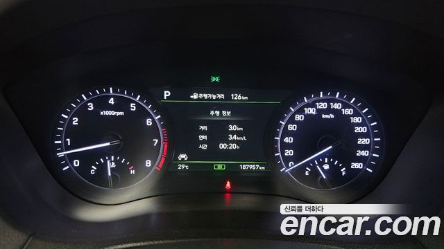 Genesis G80 2017 — photo 8