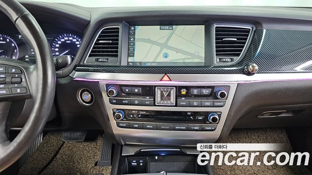 Genesis G80 2017 — photo 15