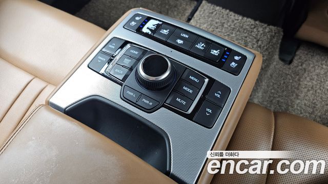 Genesis G80 2017 — photo 18