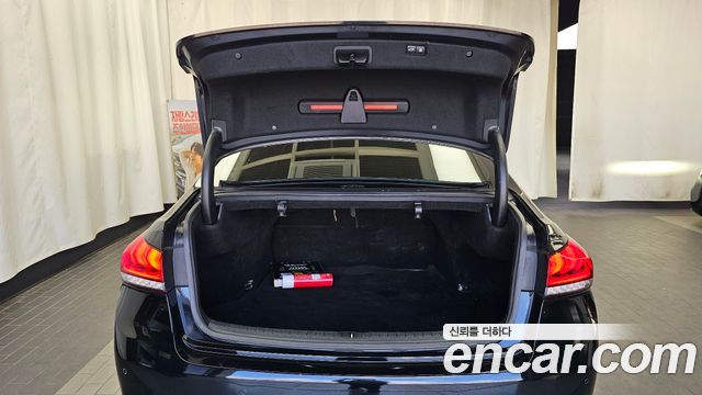 Genesis G80 2017 — photo 20