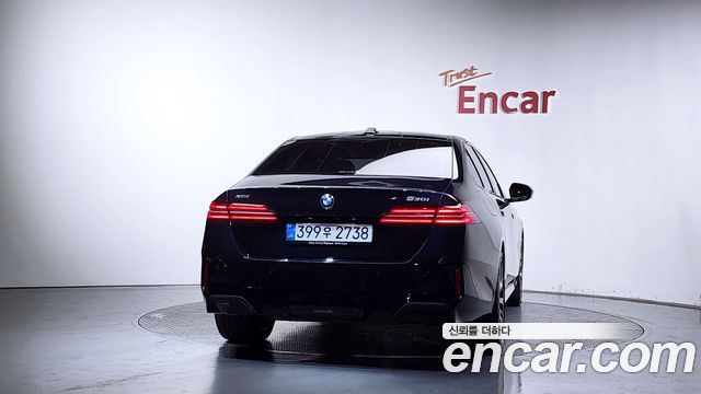BMW 5-Series 2025 — photo 4