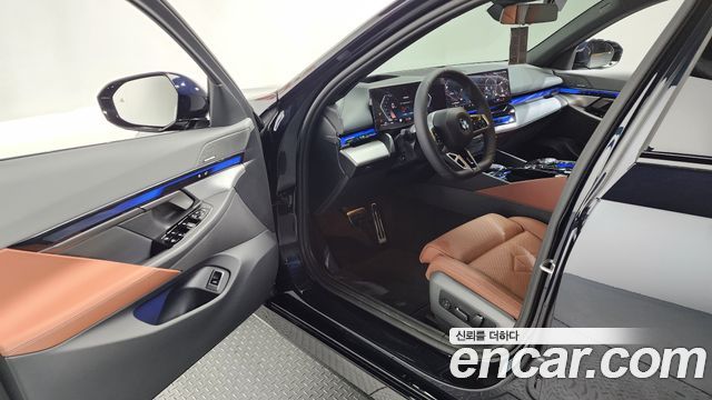 BMW 5-Series 2025 — photo 13