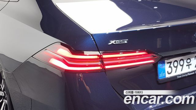 BMW 5-Series 2025 — photo 9