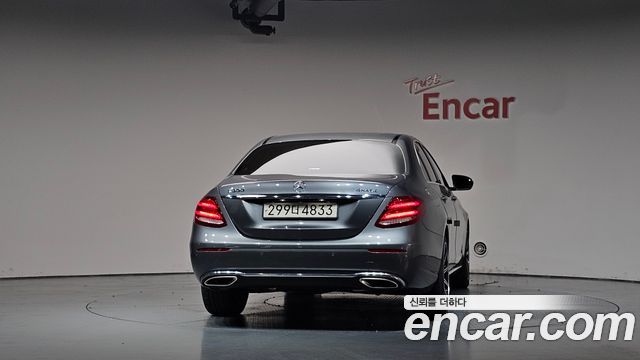 Mercedes-Benz E-Class 2018 — photo 4