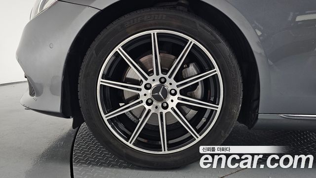 Mercedes-Benz E-Class 2018 — photo 5