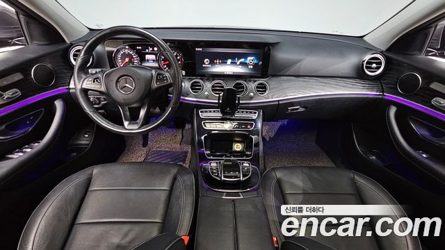 Mercedes-Benz E-Class 2018 — photo 10