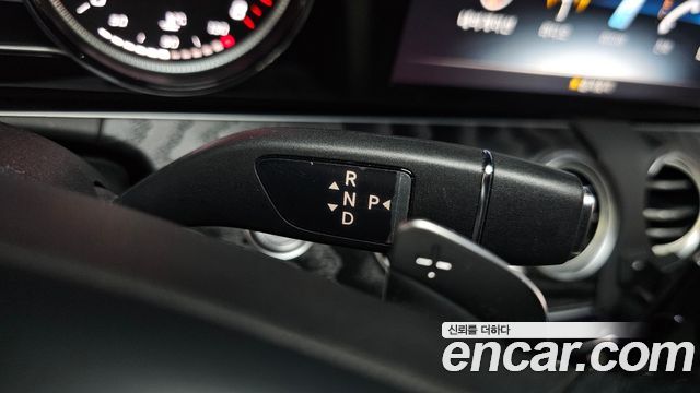 Mercedes-Benz E-Class 2018 — photo 12