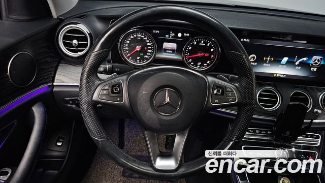 Mercedes-Benz E-Class 2018 — photo 19