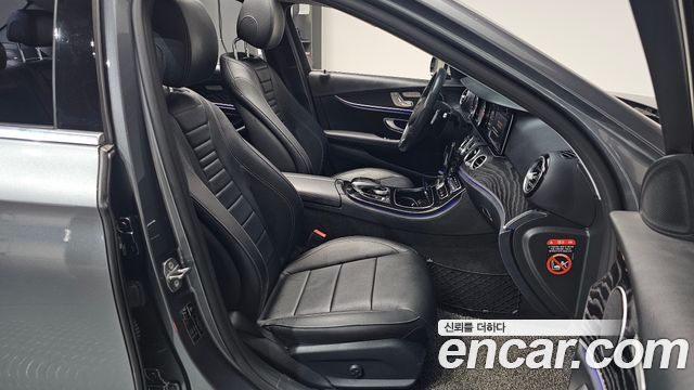 Mercedes-Benz E-Class 2018 — photo 16