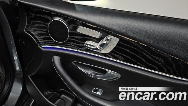 Mercedes-Benz E-Class 2018 — photo 27