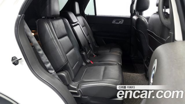 Ford Explorer 2015 — photo 11