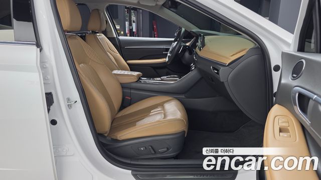 Hyundai Sonata 2022 — photo 17