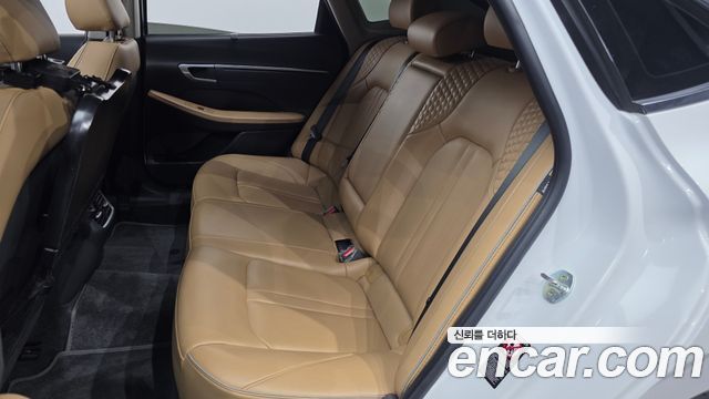 Hyundai Sonata 2022 — photo 16