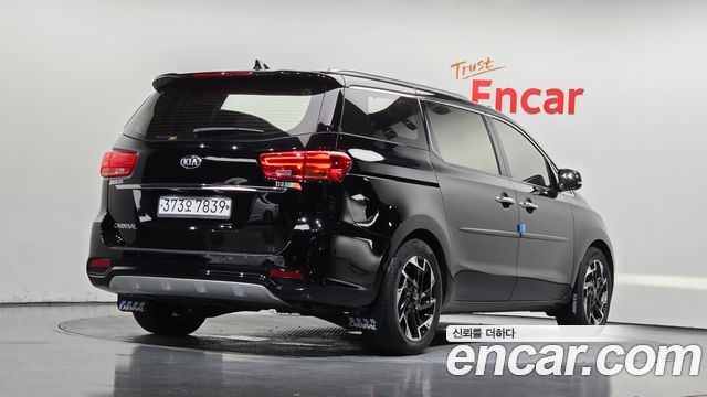 Kia Canival 2020 — photo 2