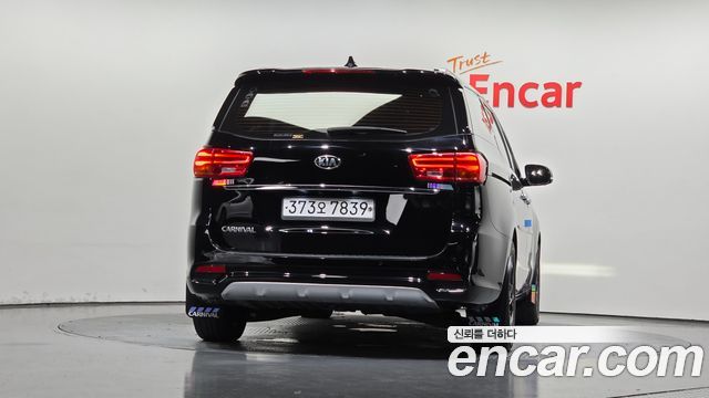 Kia Canival 2020 — photo 4