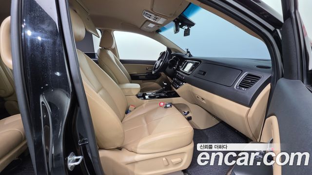 Kia Canival 2020 — photo 10