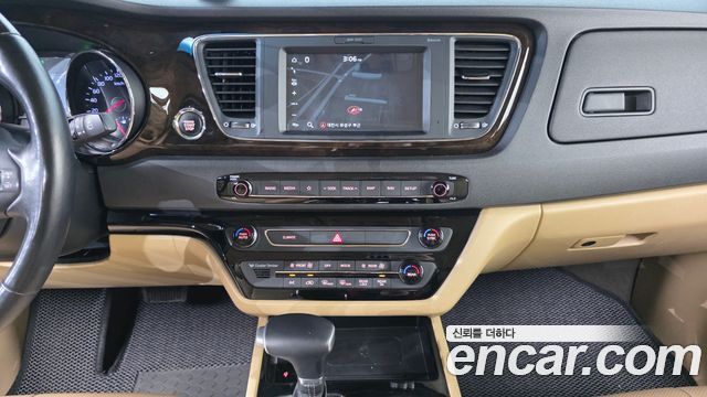 Kia Canival 2020 — photo 15